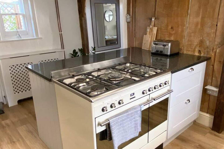 Others 4, 2 Bedroom Cottage - Sleeps 4 - Wifi, Fireplace, Dorset