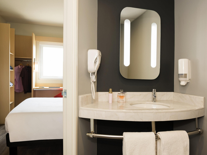 Bathroom 4, Ibis Irapuato, Irapuato