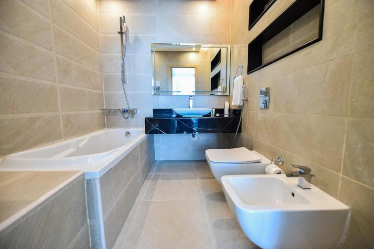 Bathroom 4, WATERFRONT HOTEL  APARTMENT, Lusail