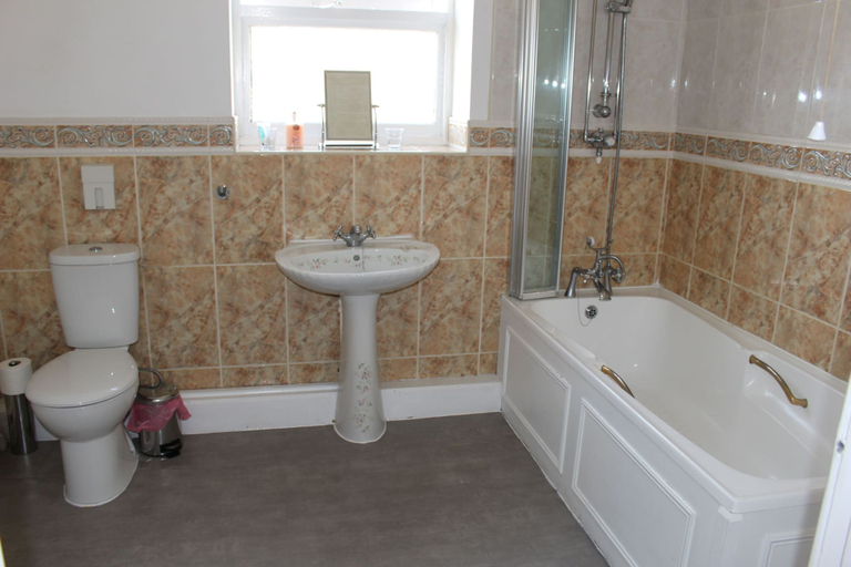 Bathroom 3, The Falcon Inn, Cambridgeshire