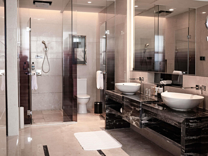 Bathroom 5, Pullman Shanghai Jing'an, Shanghai