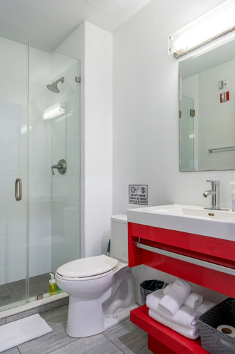 Bathroom 4, Costa Norte Boutique Hotel, Miami-Dade