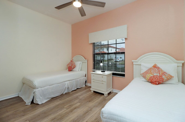 Bedroom 3, Caribbean Breeze 4 Bedrooms, Lake