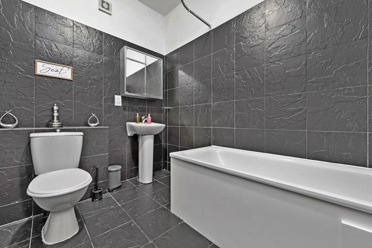 Bathroom 3, West Ealing SVD Apt. - 2 Bedroom 2 Bath, London