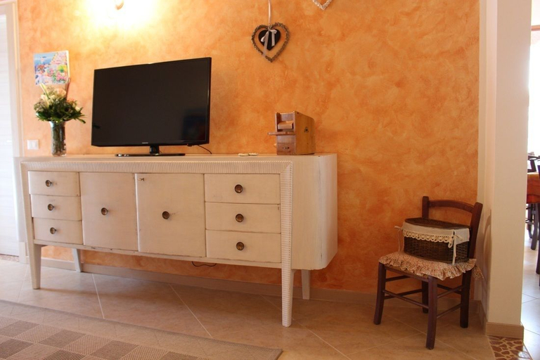 Others 5, B&B Acero Rosso, Verona