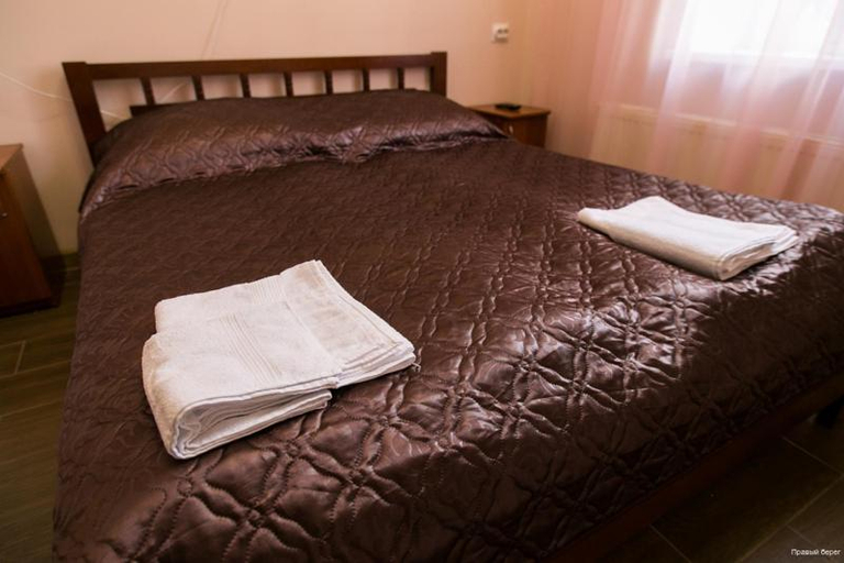 Others 5, Pravy bereg Inn, Sankt-Peterburg gorsovet
