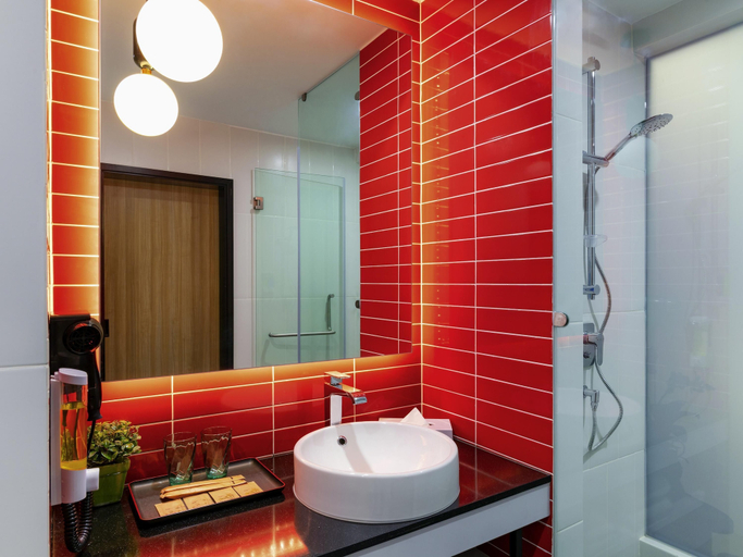 Bathroom 4, ibis Styles Mandalay Centre, Mandalay