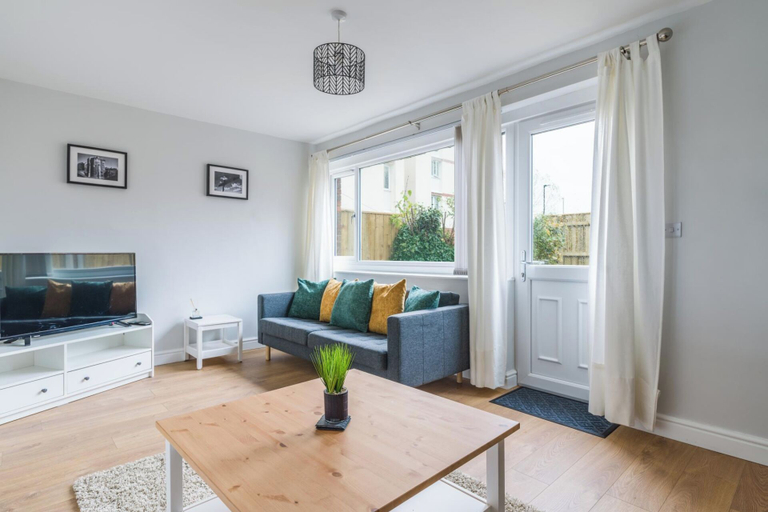 Others 5, Howick House-sleeps 5-pet Friendly-parking-garden, Newcastle upon Tyne