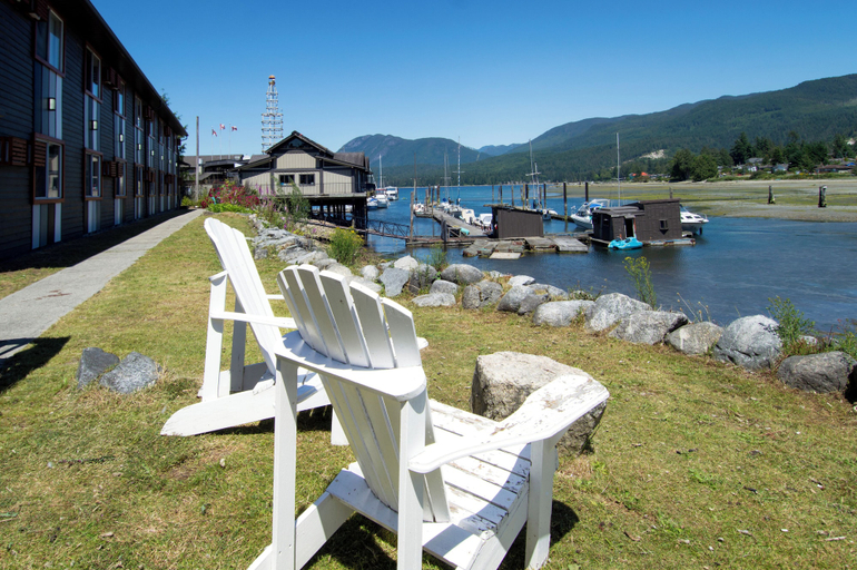 Others 5, The Spot at Porpoise Bay, Sunshine Coast