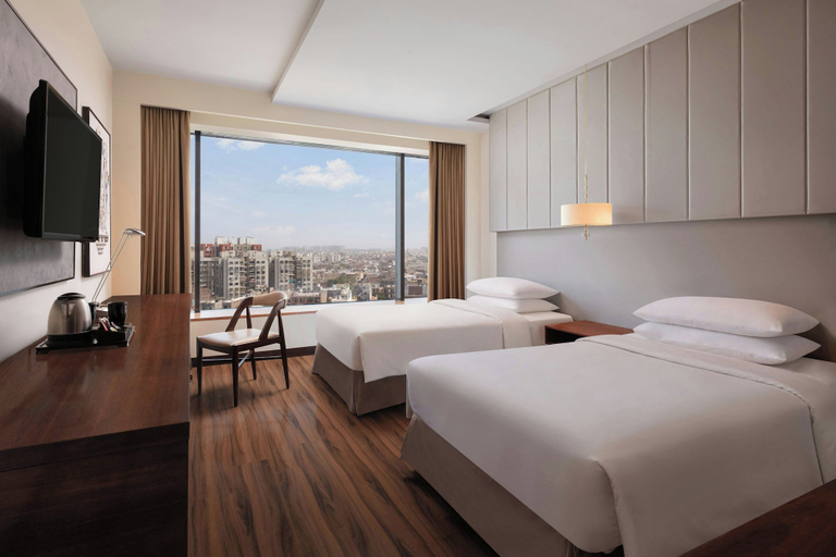 Bedroom 3, Renaissance Ahmedabad SG Highway, Ahmadabad