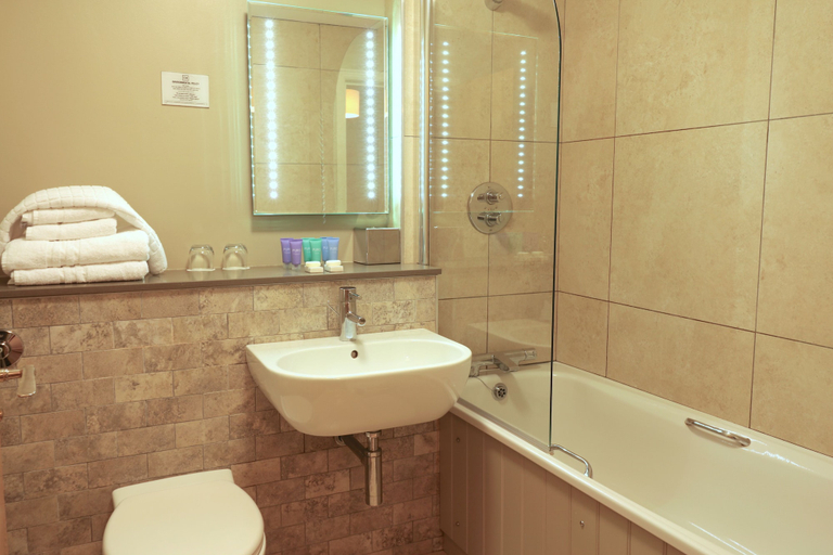 Bathroom 4, Causeway Hotel, Causeway Coast and Glens