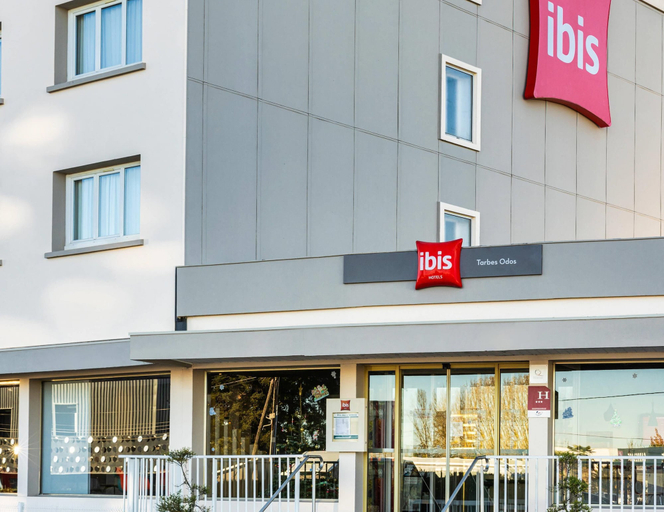 Exterior & Views 2, ibis Tarbes Odos, Hautes-Pyrénées