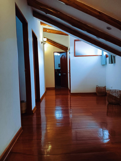 Others 3, Illa B&B, Cusco