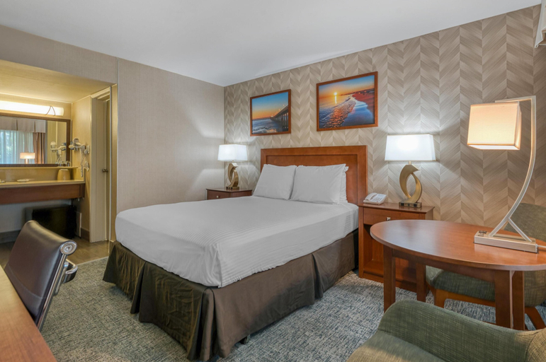 Bedroom 4, Best Western Seven Seas, San Diego