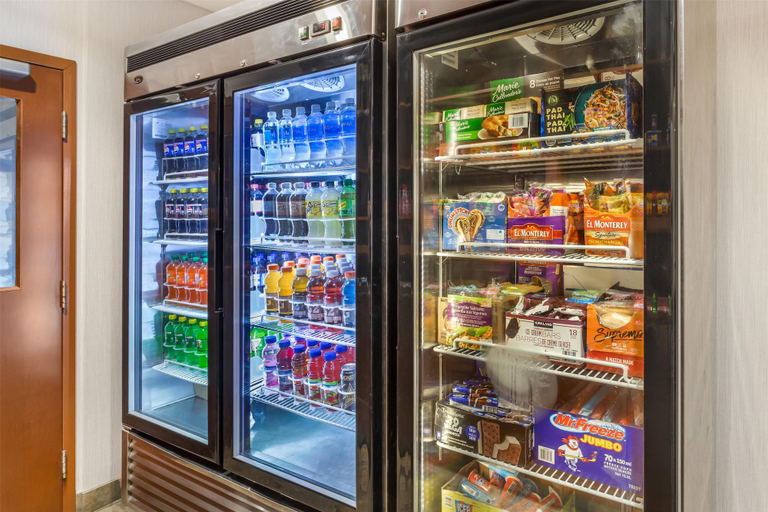 Food & Drinks 5, Best Western Plus Service Inn & Suites, Division No. 2