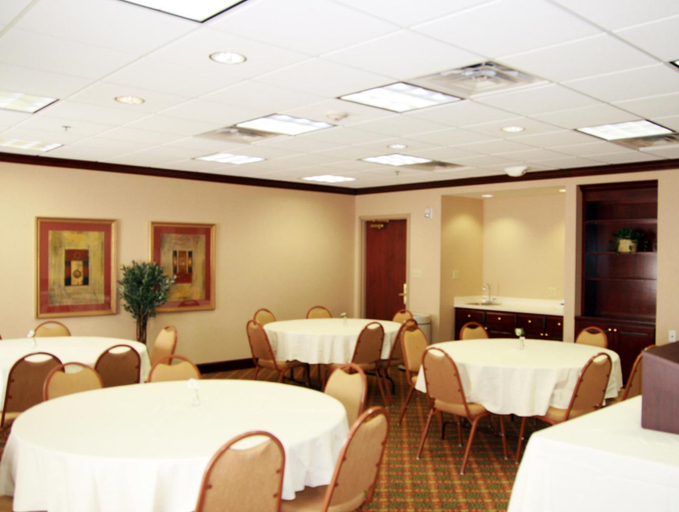 Food & Drinks 5, Hampton Inn & Suites Lafayette, Lafayette