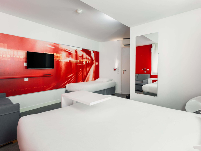 Bedroom 3, ibis Styles Vannes Gare Centre, Morbihan