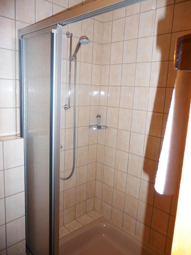 Bathroom 2, Hotel Burg Bollendorf, Eifelkreis Bitburg-Prüm
