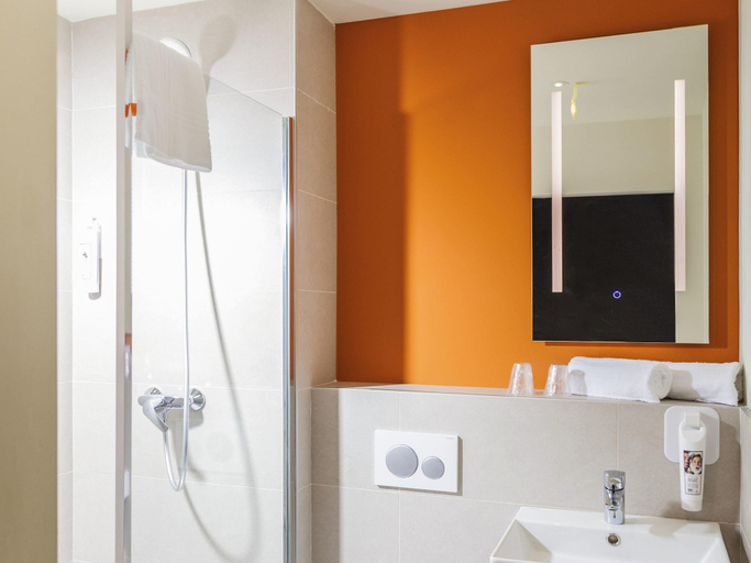 Bathroom 4, Ibis budget Huerta De Murcia, Murcia