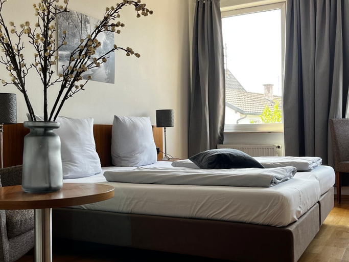 Others 3, Hotel Sonne, Germersheim