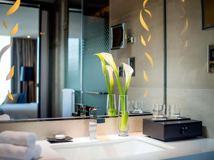 Bathroom 5, Sofitel Lianyungang Suning, Lianyungang