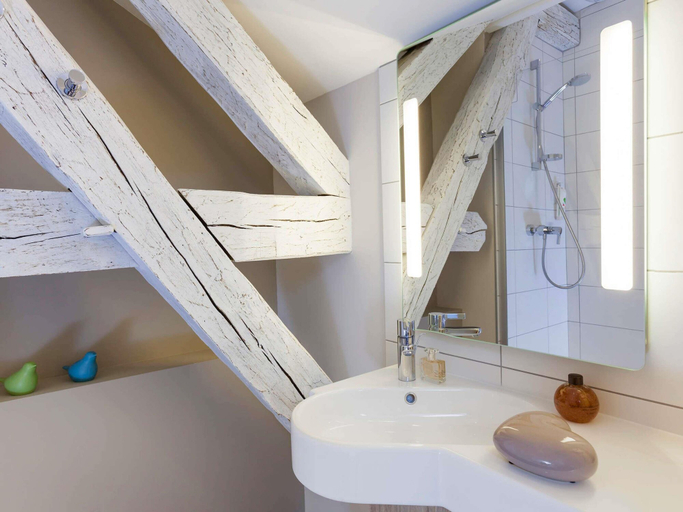Bathroom 4, ibis Styles Chaumont Centre Gare, Haute-Marne