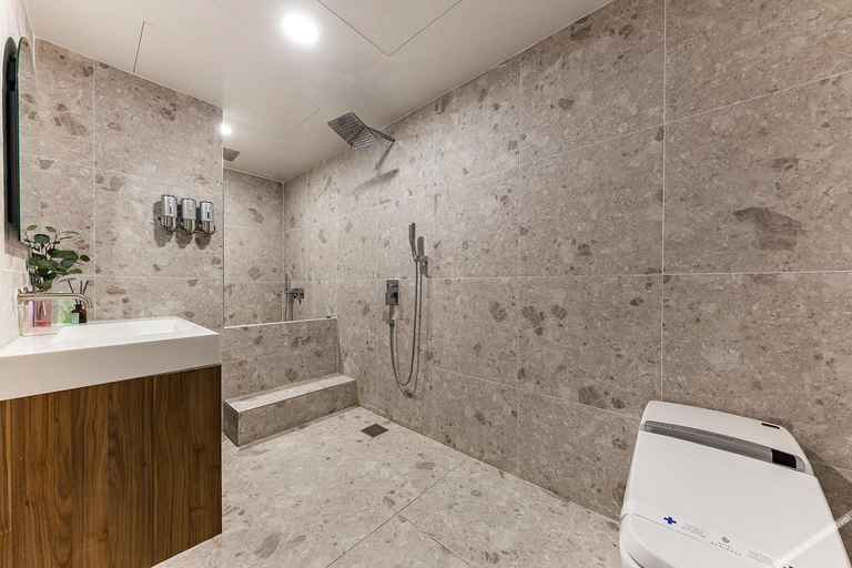 Bathroom 5, Cheonan Noblesse Hotel, Cheonan