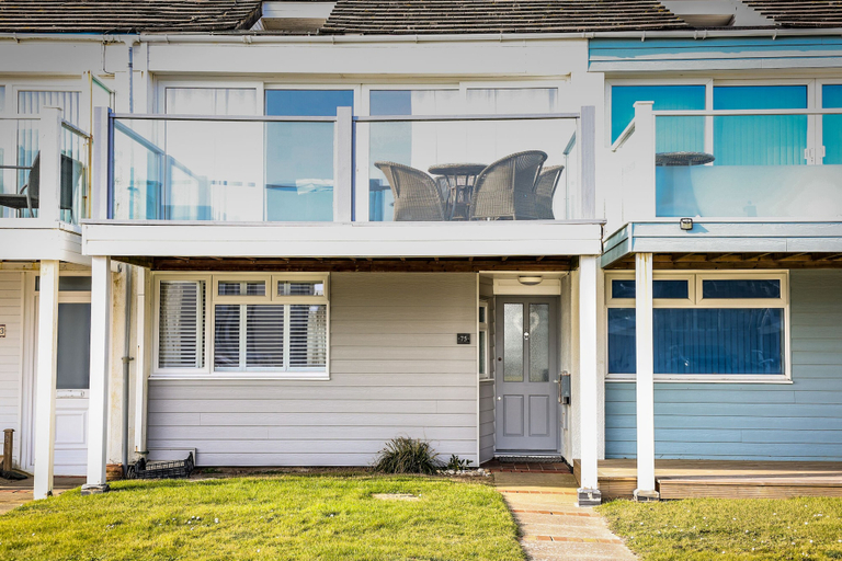 Exterior & Views 2, Sea View 3 Bedroom Seaside Property, West Sussex