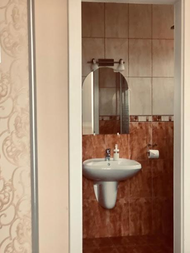 Bathroom 3, Golyafeszek Vendeghaz, Eger