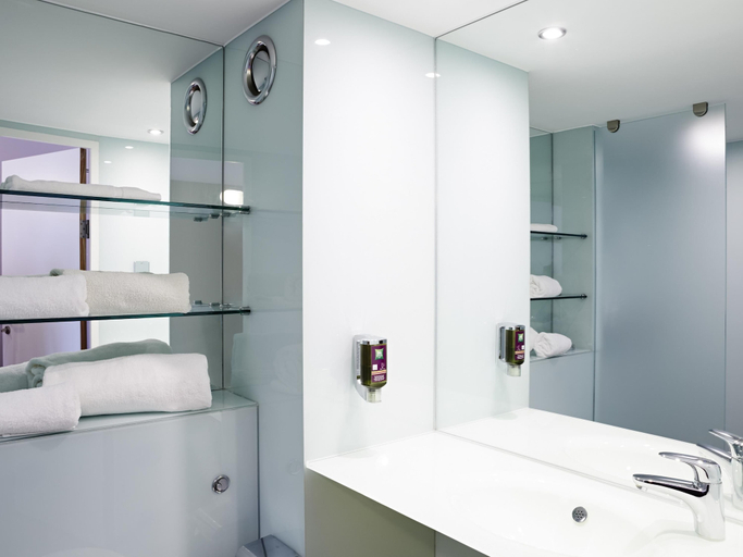 Bathroom 5, ibis Styles Barnsley, Barnsley
