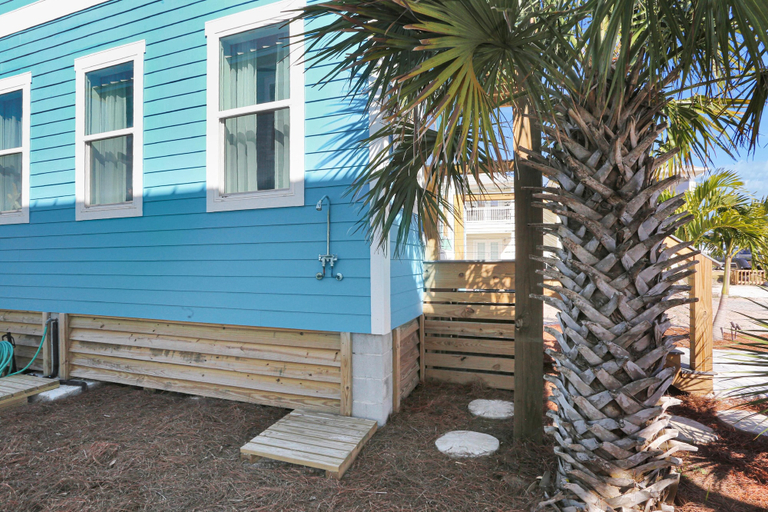 Exterior & Views 2, Hesed Beach Cottage, Bay