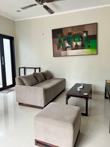 Others 5, Alergia Villa, Badung