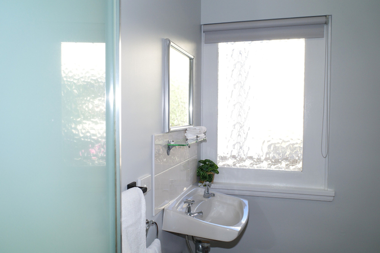 Bathroom 5, Port Macquarie Hotel, Port Macquarie-Hastings - Pt A