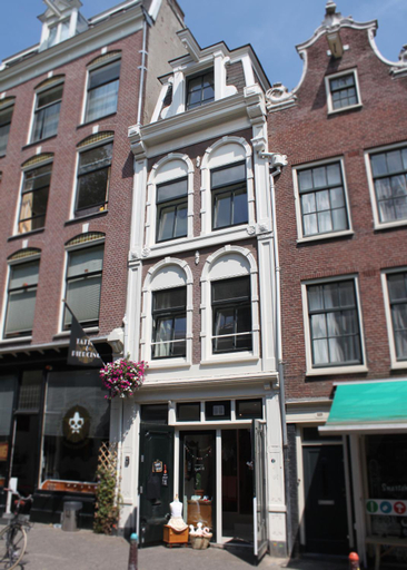 Others 2, BnB 117, Amsterdam