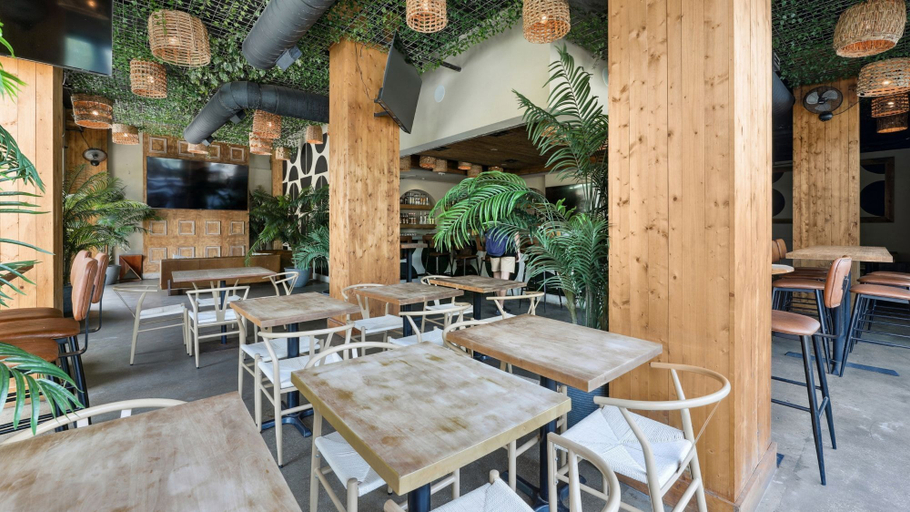 Food & Drinks 5, Sentral East Austin at 1630 E. Sixth, Travis