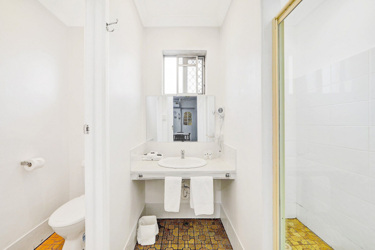 Bathroom 3, Riviera Motel Bundaberg, Bundaberg