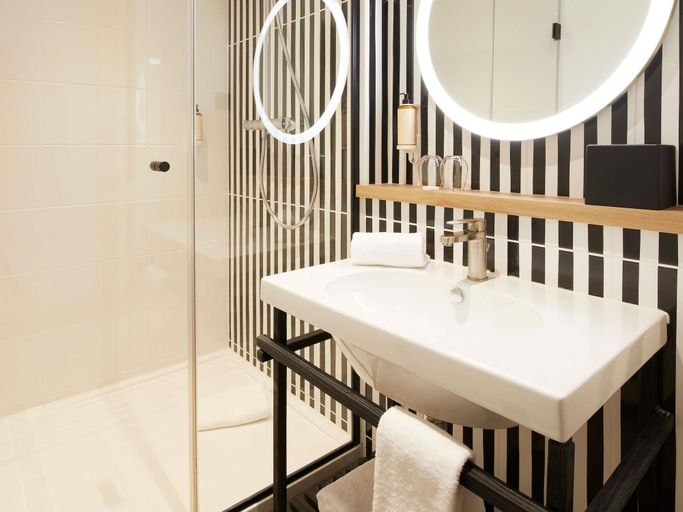 Bathroom 4, Mercure Grand Hotel Metz Centre Cathédrale, Moselle