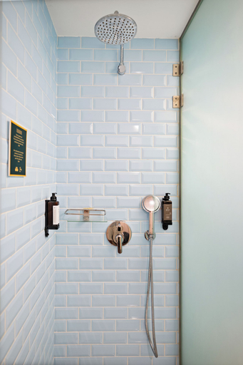 Bathroom 5, Jardim da Batalha by Shiadu, Porto