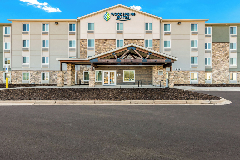 Exterior & Views 2, WoodSpring Suites Charlotte - University Research Park, Mecklenburg