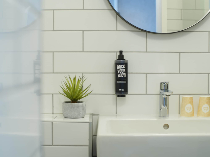 Bathroom 3, ibis Tours Centre Giraudeau, Indre-et-Loire