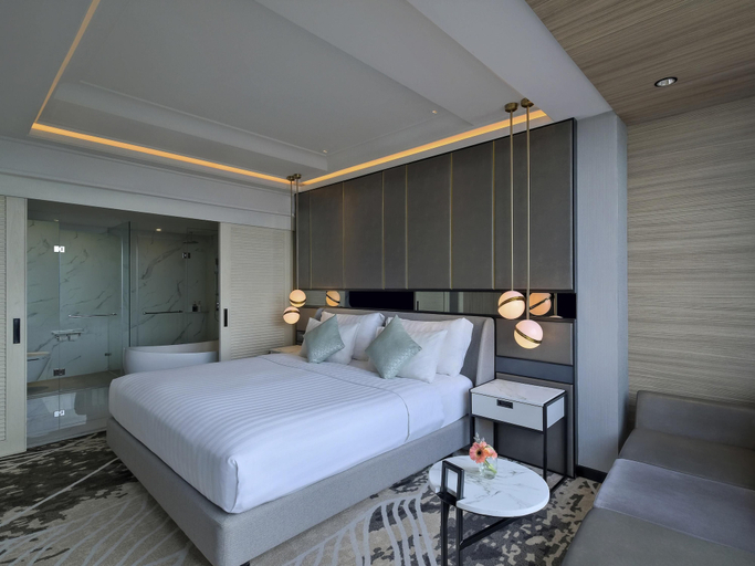 Bedroom 4, Movenpick Surabaya City, Surabaya