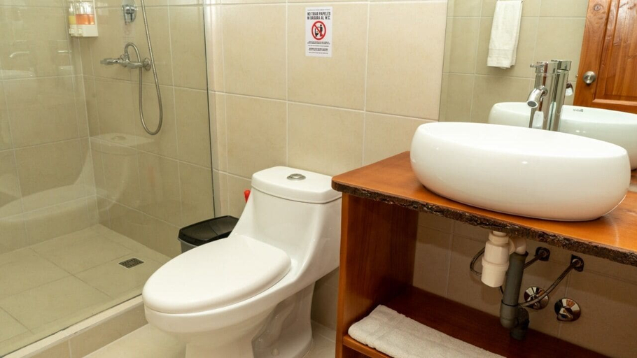 Bathroom 4, Hotel Tantakuy Eco Experience, Iquique