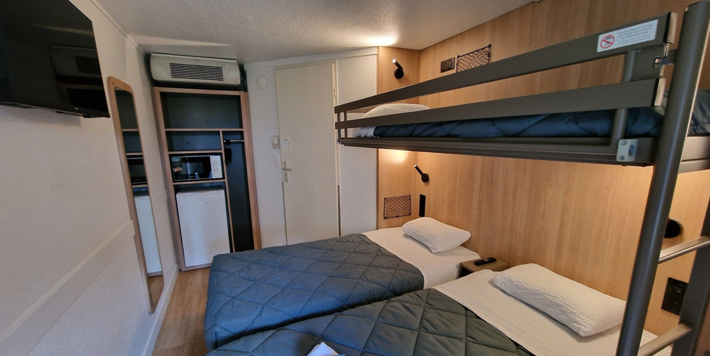 Bedroom 4, Premiere Classe Bordeaux Est Lormont, Gironde