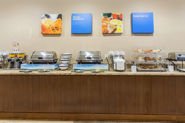 Food & Drinks 4, Comfort Inn & Suites Event Center, Polk