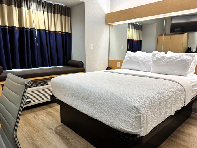 Bedroom 4, Microtel Inn & Suites by Wyndham Albertville, Marshall