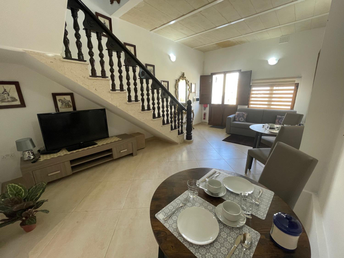 Others 4, Alina Boutique Living
