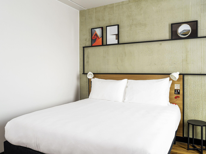Bedroom 3, ibis Bridgwater, Somerset
