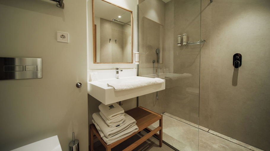 Bathroom 3, Hotel Estepona Plaza, Málaga