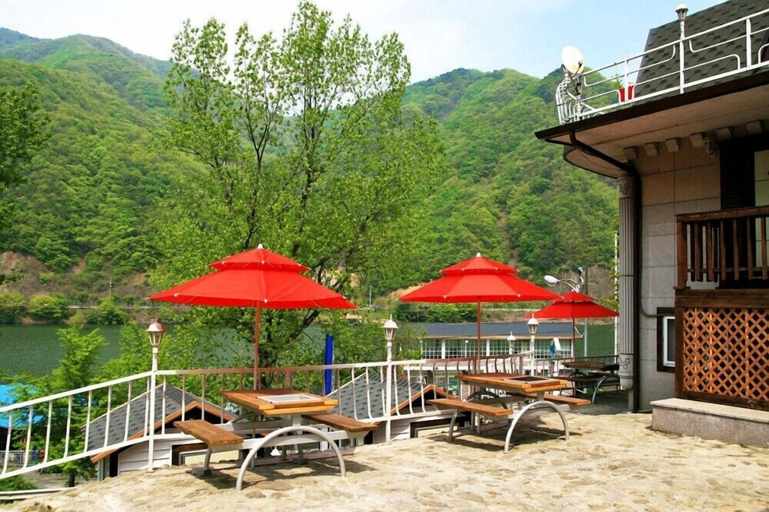 Exterior & Views, Cheungpungmyungwol Pension, Gapyeong