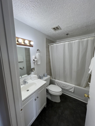 Bathroom 4, Harbourview Inn, SureStay Collection by Best Western, Cape Breton